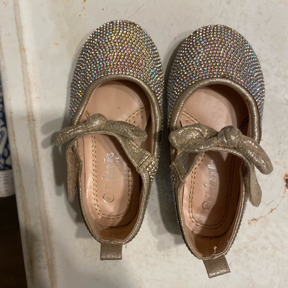 Toddler little girl sparkly size 6 shoes